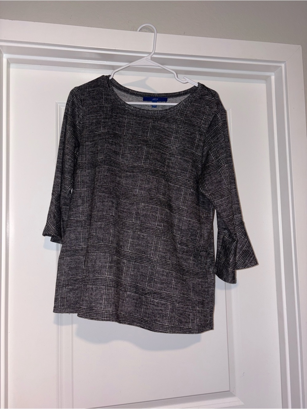 Apt. 9 Gray Plaid Bell-Sleeve Tunic Top